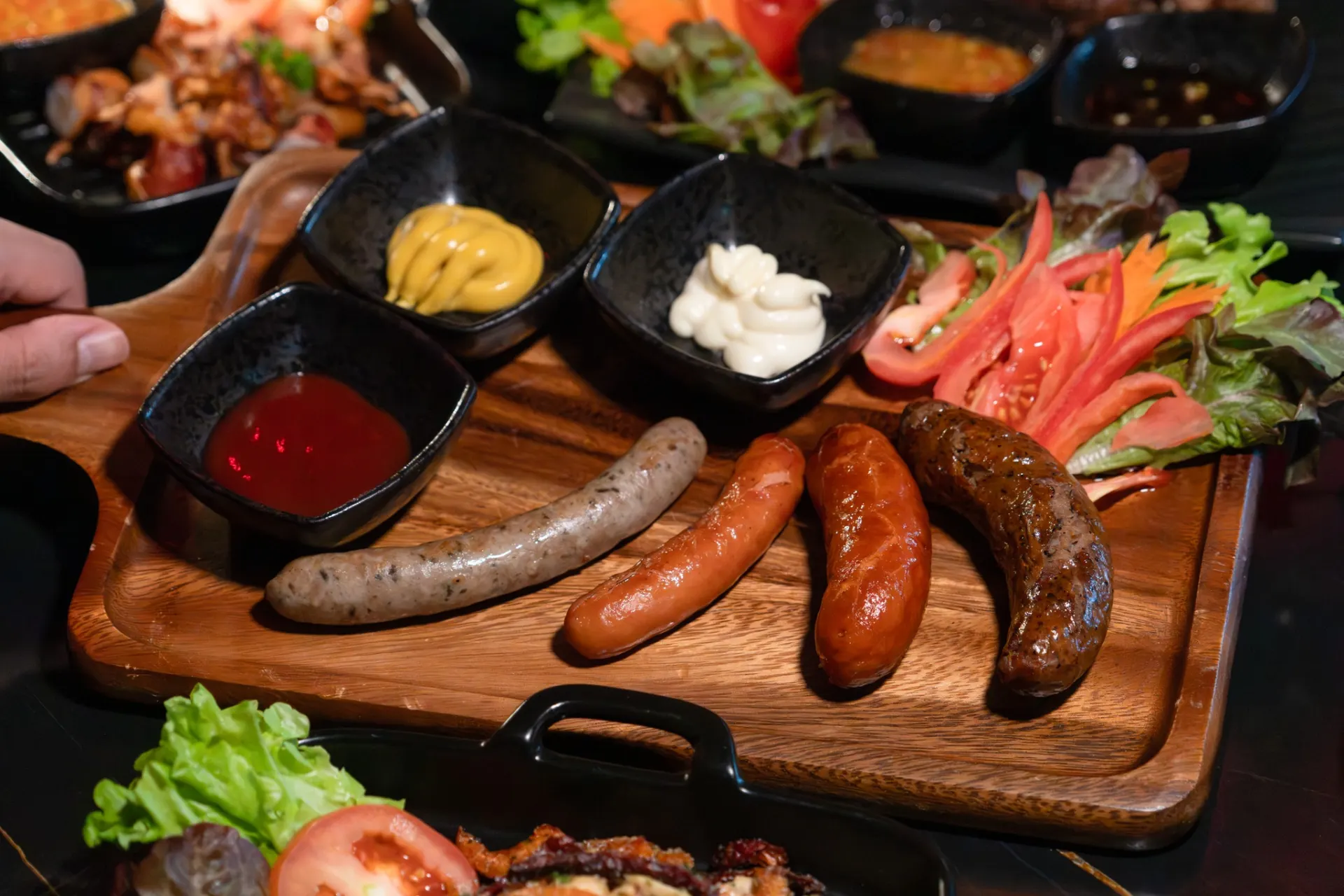 Liberty Craft Beer ร้านอาหาร คราฟต์เบียร์และไวน์ ถนนราชพฤกษ์ ปทุมธานี