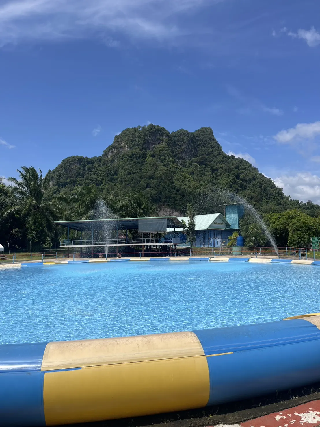 Ton Tarn Resort & Spa ที่พักขนอม รีสอร์ทบรรยากาศธรรมชาติ พร้อมสระว่ายน้ำและกิจกรรมครอบครัว