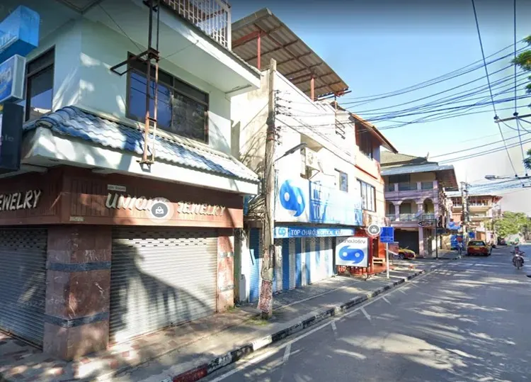 ขาย ตึกแถว นภาใส 3 คูหา ติดถนนหาดเฉวง เกาะสมุย จ.สุราษฎร์ธานี พื้นที่ 400 ตร.ม.