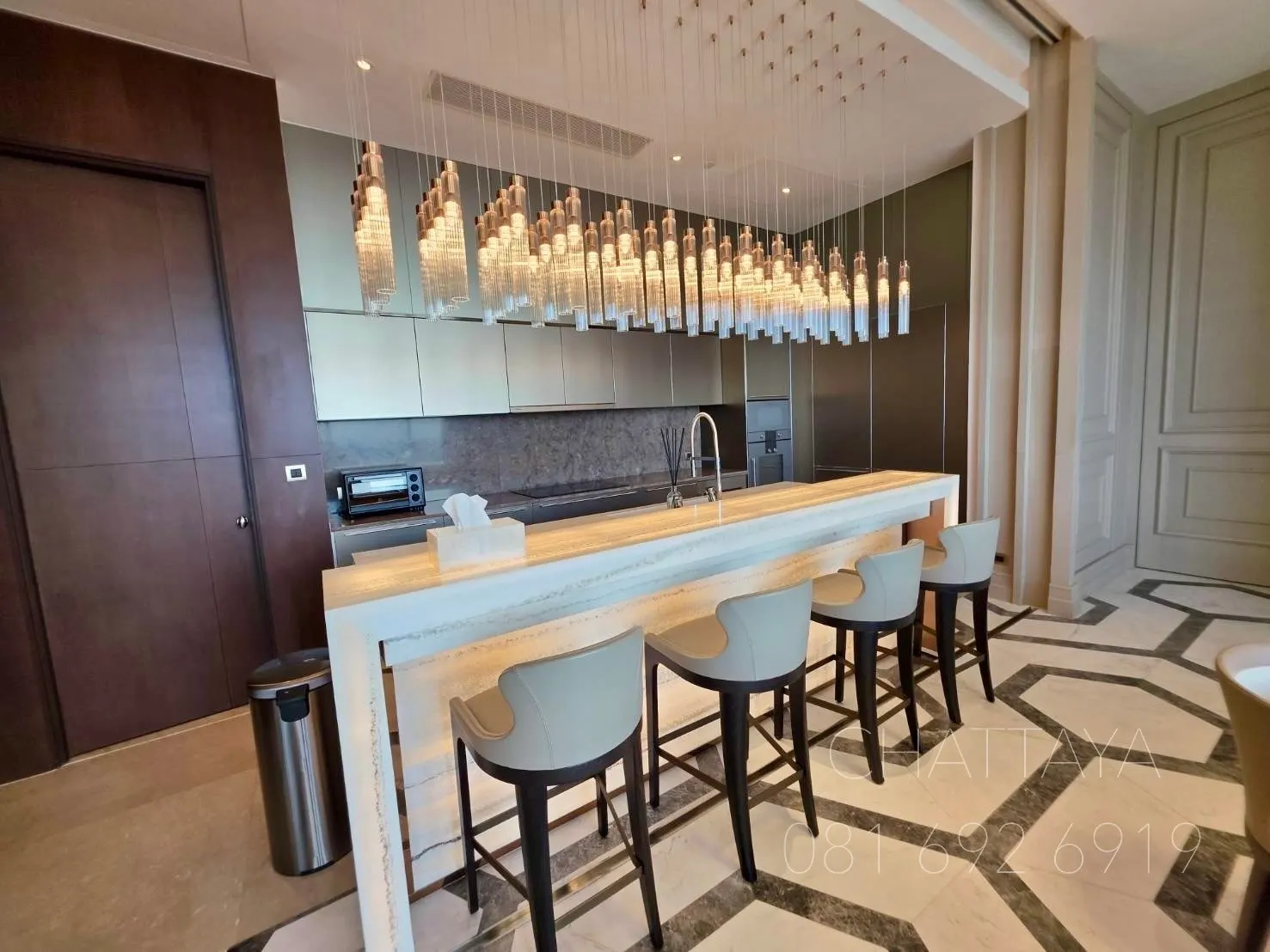 FOR SALE - THE EXTRAORDINARY PENTHOUSE The Residences at Mandarin Oriental, Bangkok 386.85 SQ.M.  3 BEDROOMS  50TH FLOOR