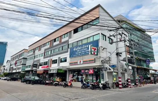 ออฟฟิศ ให้เช่า พระราม3 ขนาด 220 ตร.ม. 4 ชั้น จอดรถได้ ทำเลค้าขายดี ติดถนนใหญ่ ใกล้ Central / Lotus