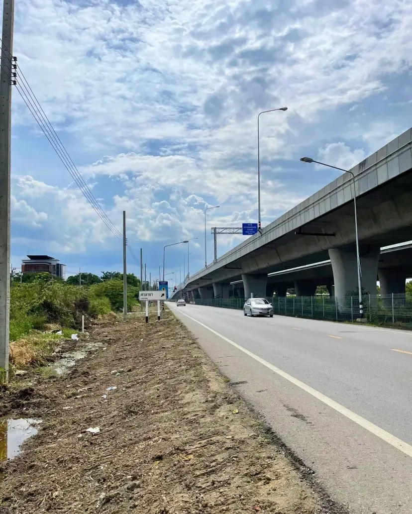 ขายที่ดินทำเลทอง โซนเสาธงหิน อำเภอบางใหญ่ จังหวัดนนทบุรี ทำเลศักยภาพเชื่อมต่อทุกการเดินทาง