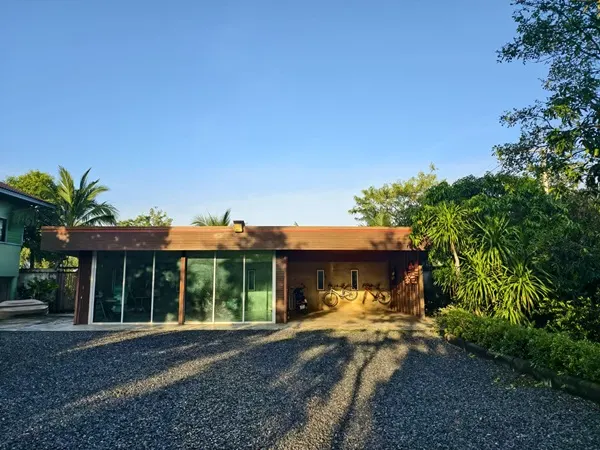 ขายบ้านสวน พร้อมที่ดิน รวม 3 ไร่ บึงกาสาม อ.หนองเสือ จ.ปทุมธานี น้ำไม่ท่วม เจ้าของขายเอง โทร.086-7777215
