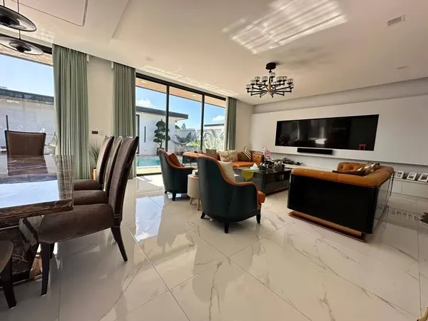 Luxury villa with a private swimming pool for sale in Phuket City. Conveniently located near shopping areas, Robinson, a
