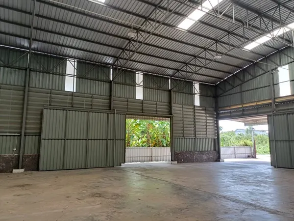 ให้เช่าโกดัง+พื้นที่ทำธุรกิจ พื้นที่ใช้สอย 450 ตรม. พร้อมใช้งาน นครชัยศรี นครปฐม โทร 0935593244