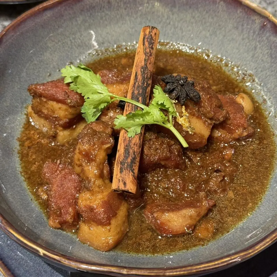 ชาร์ม เกาะยอ สงขลา Charmed KohYo ร้านอาหารใต้ริมทะเลสาบ