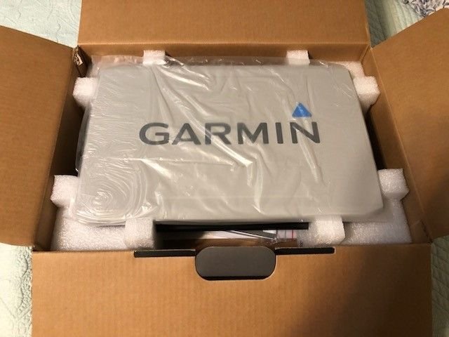 ใหม่ เครื่องหาปลา Garmin ECHOMAP Ultra 2 126sv พร้อมหัววัด | เครื่องพล็อตชาร์ต ราคา 2,650 ดอลลาร์
