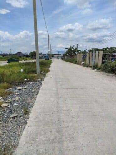ที่ดินเปล่าถมแล้วพื้นเทคอนกรีตให้เช่าใกล้ 5 แยกวัชรพล กรุงเทพมหานคร